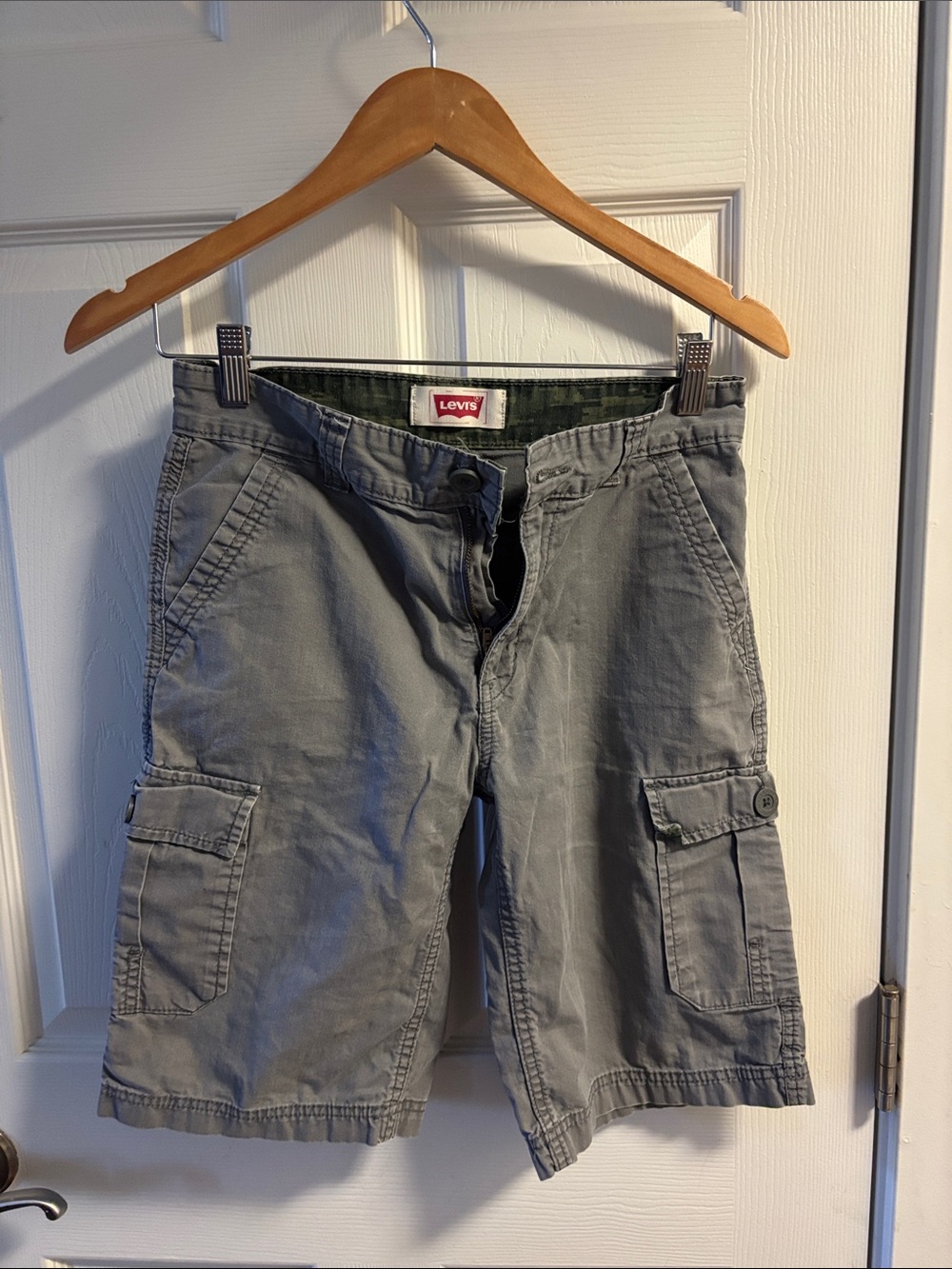 Levi's Men's Stone Gray Cargo Shorts with Patch Pockets